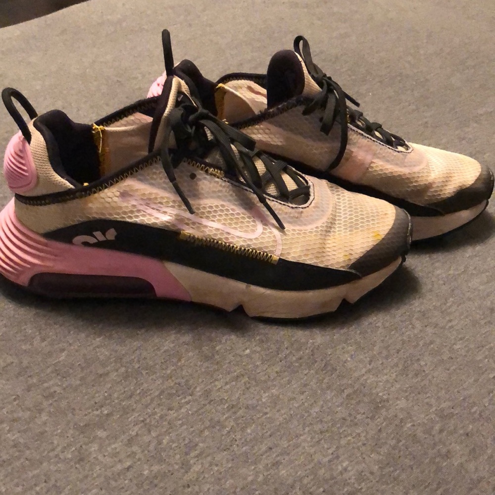 Nike Air Max 2090 Girl’s Sneaker - black, pink and white - size 5.5